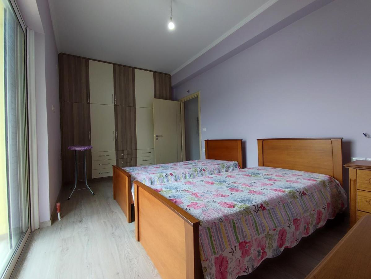 Cheerful 2 Bedroom Villa With Free Parking. จีโรคาสเตอร์ ภายนอก รูปภาพ